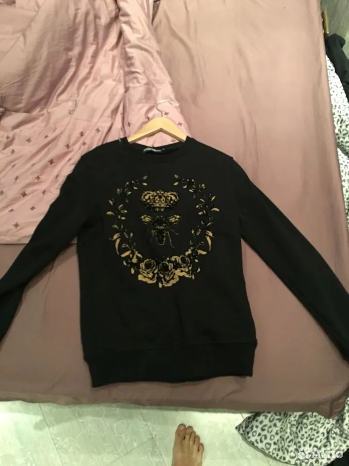 Толстовку DolceGabbana оценили в 12 тыс. руб. Фото &copy; avito.ru