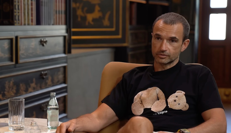 Александр Орлов рассказывает, почему провалилось выступление Моргенштерна* в Ташкенте. Кадр из видео &copy; YouTube / Alter Ego. Все про Узбекистан 